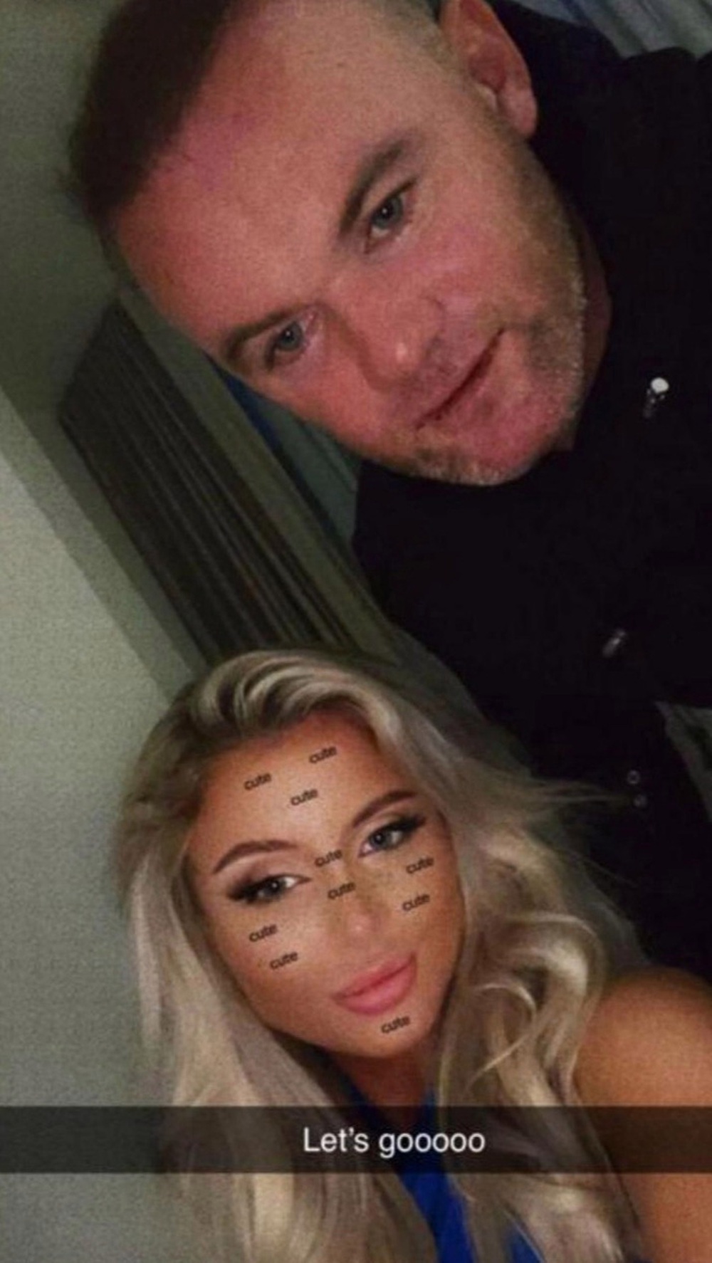 Rooney hoang mang vì bị lộ ảnh thân mật cùng gái lạ trong khách sạn - Ảnh 3.