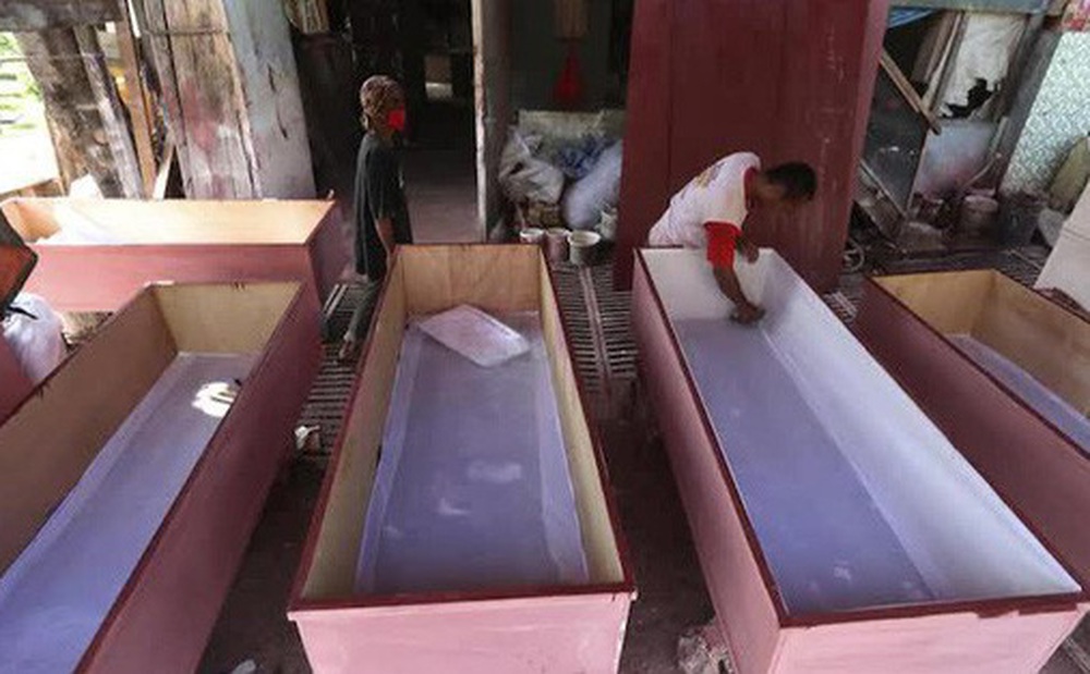 Số ca tử vong do Covid-19 tại Indonesia lần đầu vượt 2.000/ngày