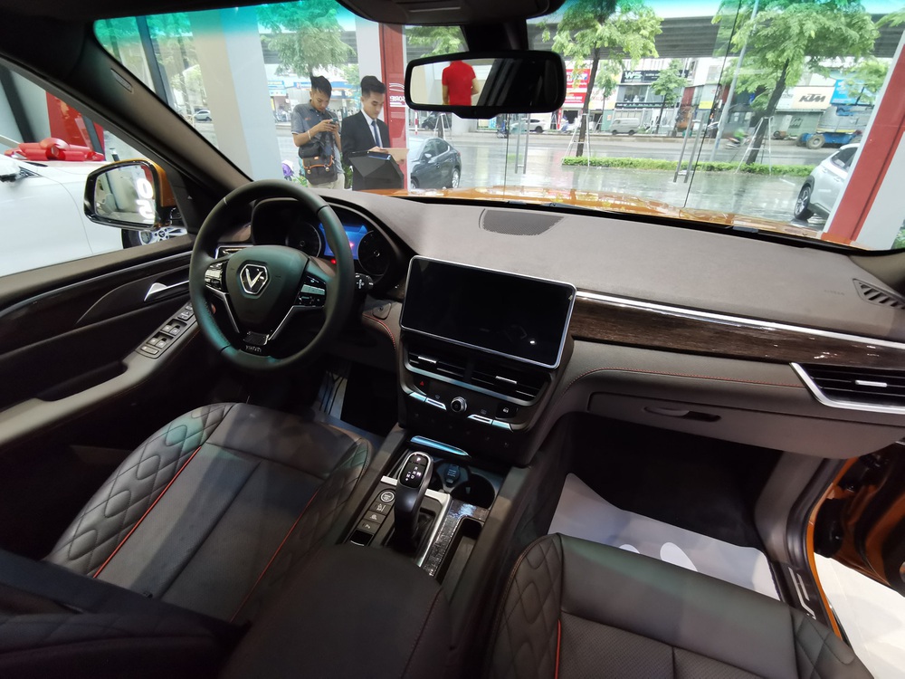 VinFast President 1 tuổi đã bật mạnh, Toyota Land Cruiser già 71 tuổi thì sao? - Ảnh 9. VinFast President 1 tuổi đã bật mạnh, Toyota Land Cruiser già 71 tuổi thì sao? - Ảnh 9.