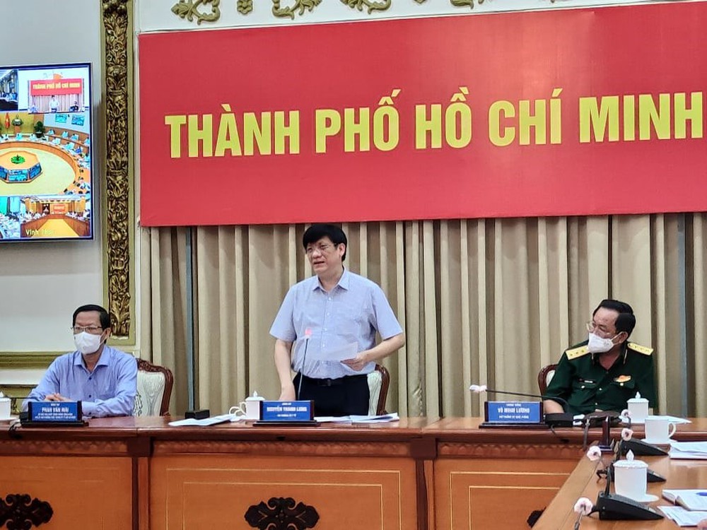 Bộ trưởng Bộ Y tế: Dịch đang ở giai đoạn tấn công, một thời gian ngắn nữa sẽ có nhiều bệnh nhân nặng - Ảnh 1. Bộ trưởng Bộ Y tế: Dịch đang ở giai đoạn tấn công, một thời gian ngắn nữa sẽ có nhiều bệnh nhân nặng - Ảnh 1.
