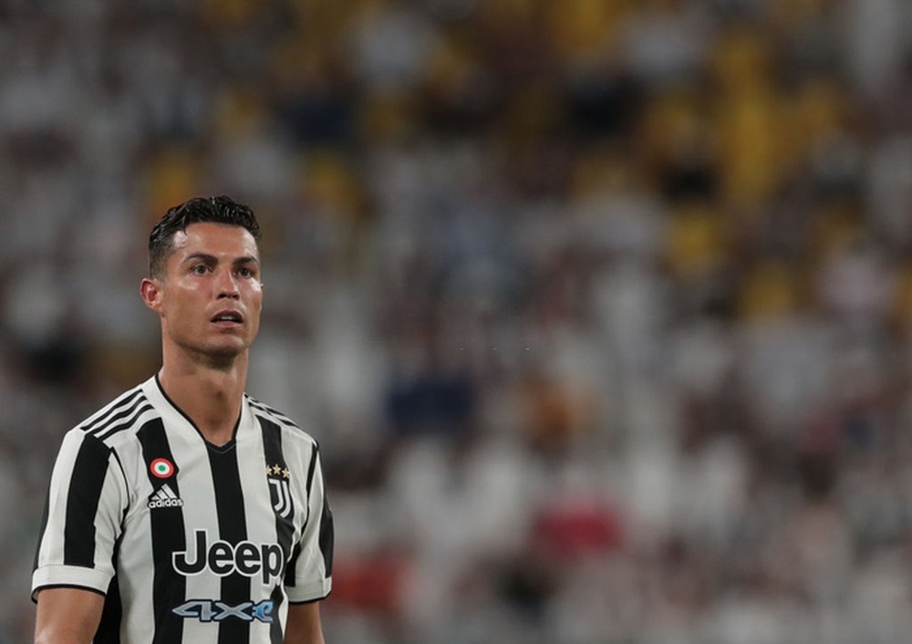 Ronaldo bất ngờ bị chỉ trích vì vào phòng thay đồ trong lúc đội nhà đang thi đấu - Ảnh 4.