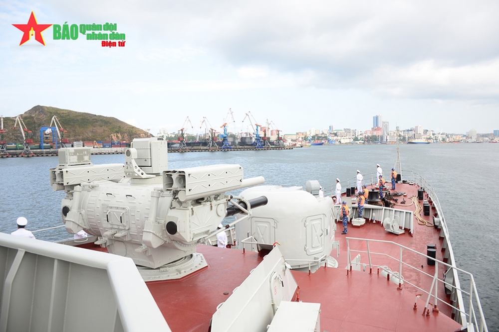 Biên đội tàu Việt Nam cập cảng TP Vladivostok, chuẩn bị tham gia Army Games 2021 - Ảnh 2.