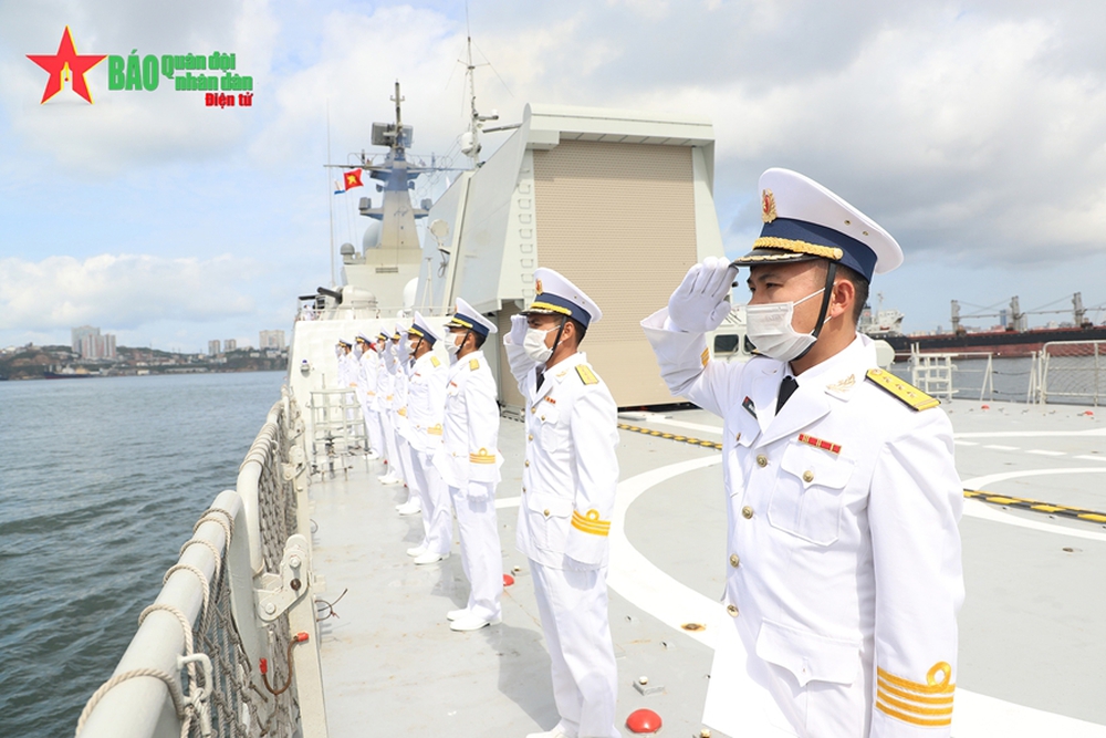 Biên đội tàu Việt Nam cập cảng TP Vladivostok, chuẩn bị tham gia Army Games 2021 - Ảnh 3.