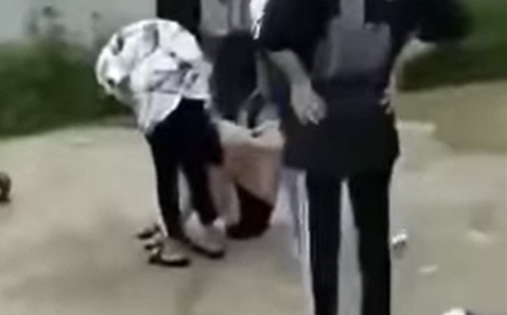 Nhóm nữ sinh cấp 2 ở Bắc Giang đánh nhau, quay clip phát lên Facebook vì "yêu cùng bạn trai"