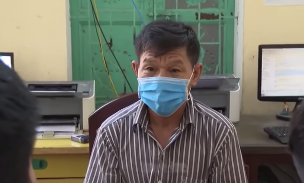 Cầm dao chém chết vợ, lấy chăn trùm kín thi thể rồi mới đến cơ quan công an đầu thú - Ảnh 1.