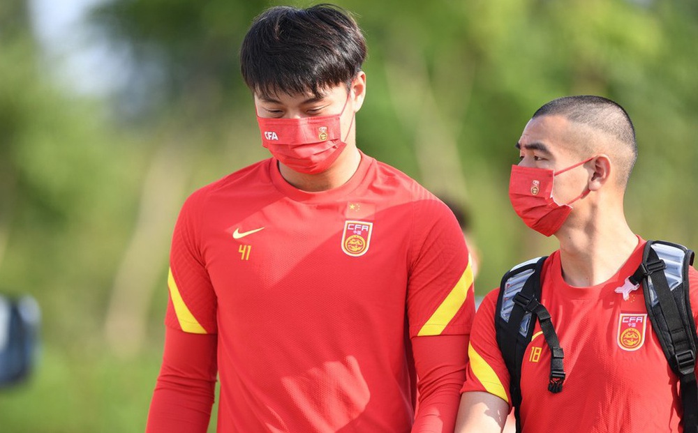 Lịch thi đấu "ma quỷ" khiến tuyển Trung Quốc lao đao, vắng 17 cầu thủ ở buổi tập đầu tiên