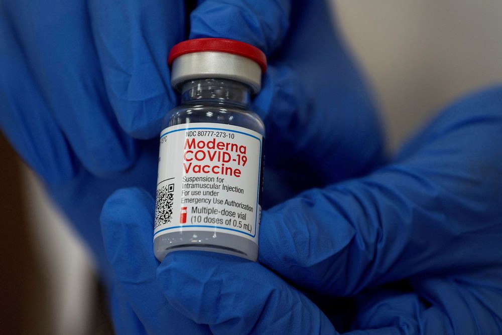 5 tin đồn tai hại nhất về vaccine Covid-19 và sự thật bạn cần biết - Ảnh 1.