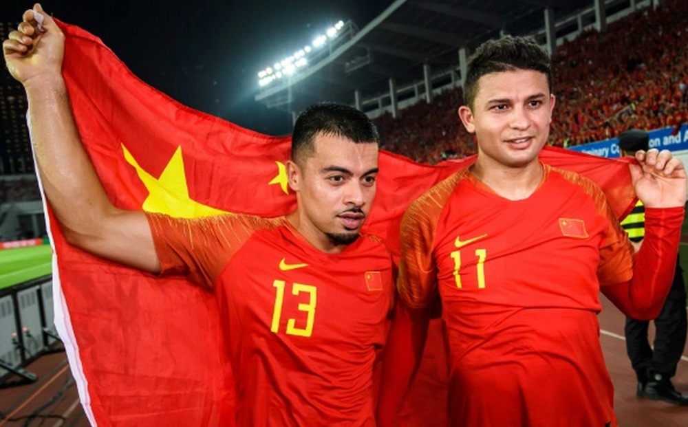 Tuyển Trung Quốc mơ dự World Cup sau 20 năm vắng bóng, fan Hàn Quốc: “Họ bị cuồng ư?”