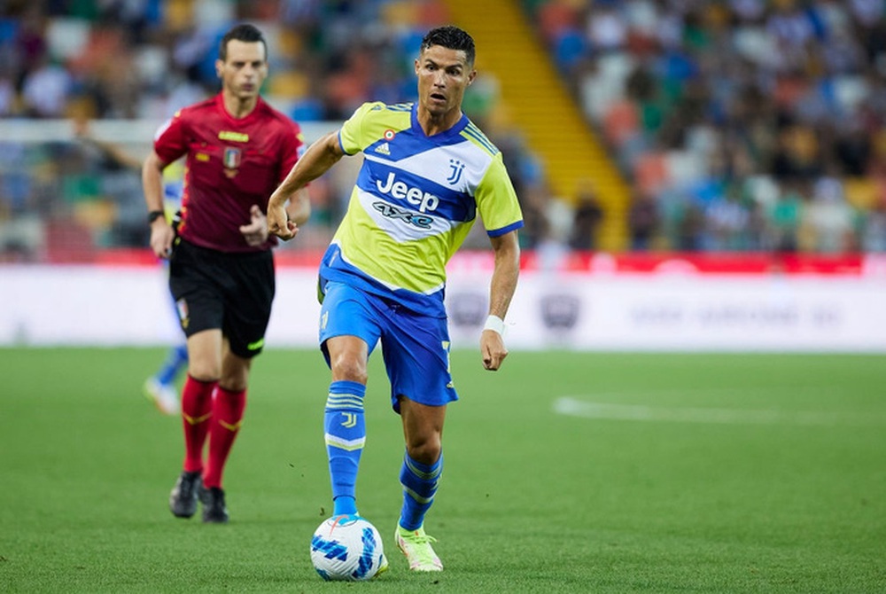 Bị cho vào sân dù cố tình không muốn đá, Ronaldo vẫn suýt sắm vai người hùng - Ảnh 2.