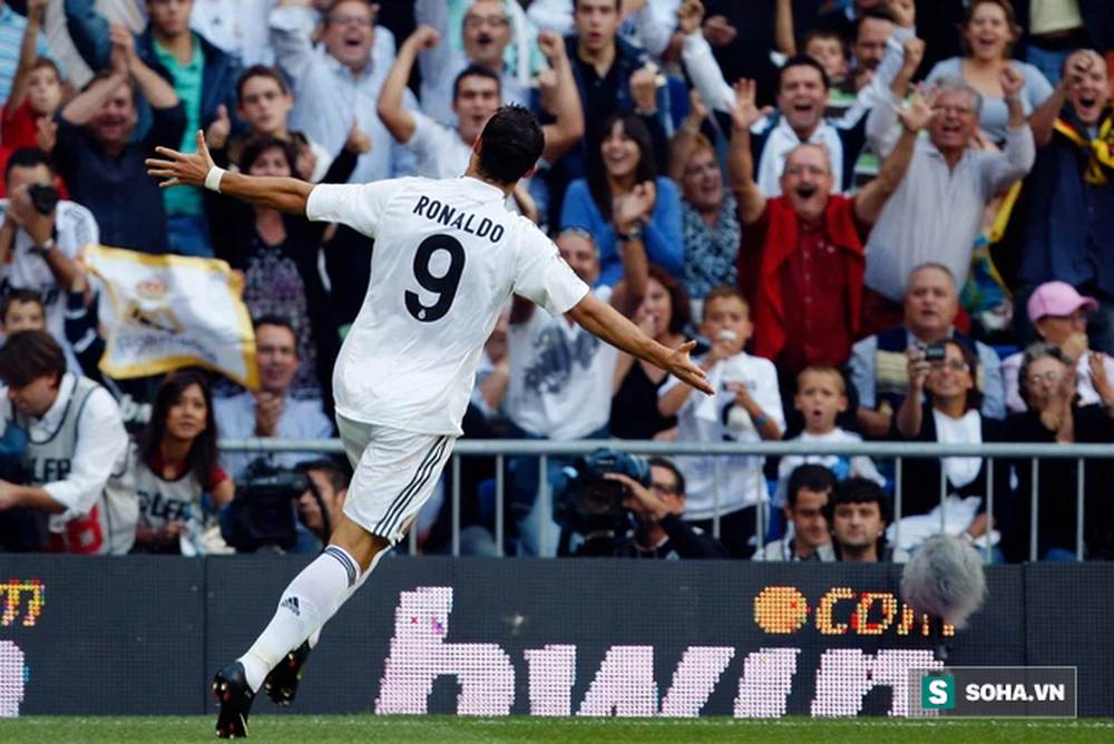 SỐC: CR7 sẽ không được khoác áo số 7 ở Man United? - Ảnh 1.