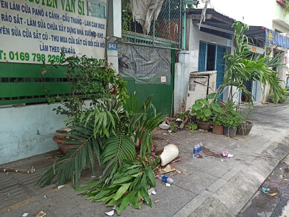 Vụ Thượng uý công an tử nạn khi truy đuổi 9X: Có dấu hiệu thanh niên tác động vào xe máy của nạn nhân? - Ảnh 1.