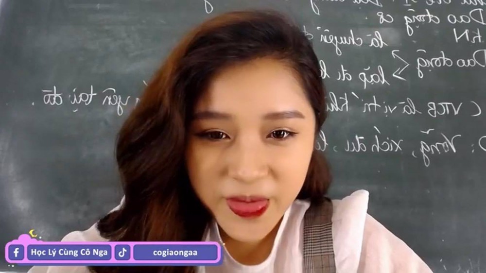 Xuất hiện thêm cô giáo Vật lý xinh như hotgirl livestream dạy học, có 1 điểm ăn đứt cô Minh Thu - Ảnh 2.