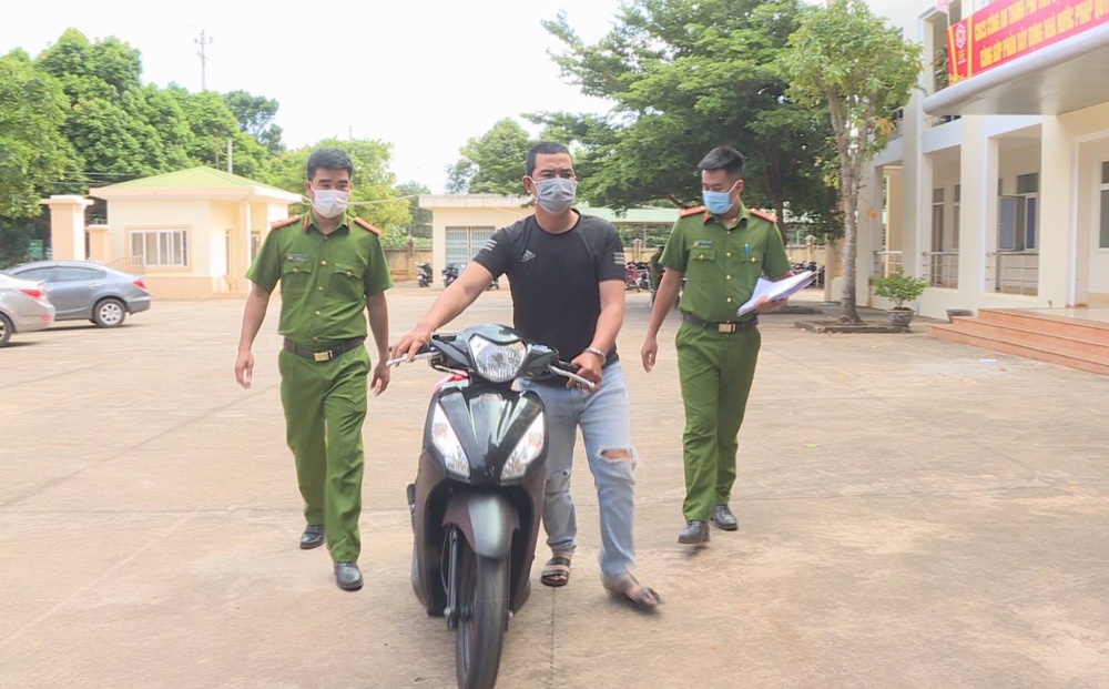 Tạm giữ đối tượng gây ra nhiều vụ trộm cắp tài sản, lừa đảo sau khi thất nghiệp