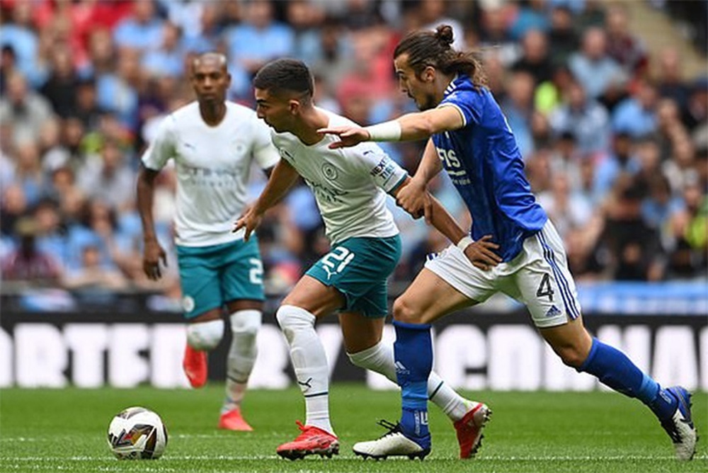 Leicester giành Siêu cúp, Grealish ra mắt buồn - Ảnh 1.