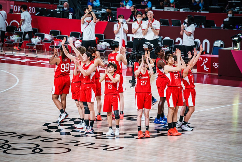 Thất bại trước tuyển Mỹ ở chung kết Olympic Tokyo 2020, bóng rổ nữ Nhật Bản vẫn làm nên kỳ tích - Ảnh 3.