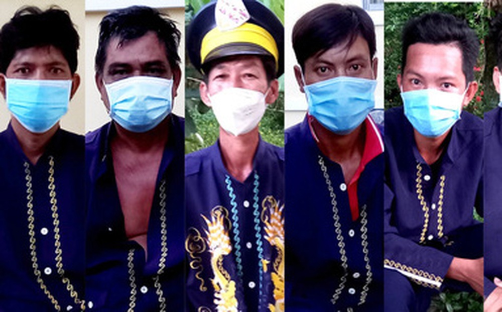 10 người “ngụy trang” trên xe cấp cứu tư nhân để đến đám tang