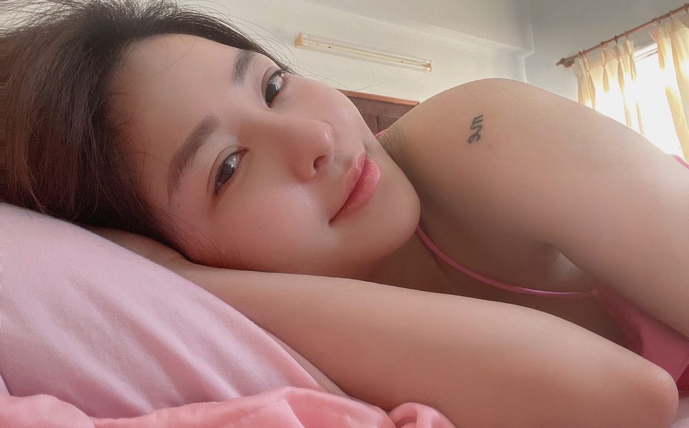 Bị đàn ông lớn tuổi gạ gẫm "tiếp cận chú đi", hot girl Trâm Anh không ngại ngần đáp trả
