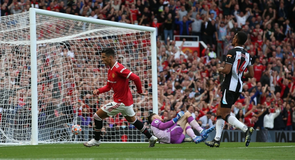 Ghi 2 bàn định đoạt trận đấu, Ronaldo đem về chiến thắng đậm đà siêu mãn nhãn cho Man United