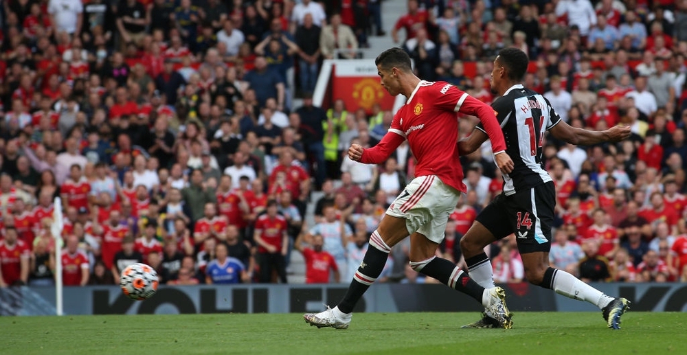 Ghi 2 bàn định đoạt trận đấu, Ronaldo đem về chiến thắng đậm đà siêu mãn nhãn cho Man United