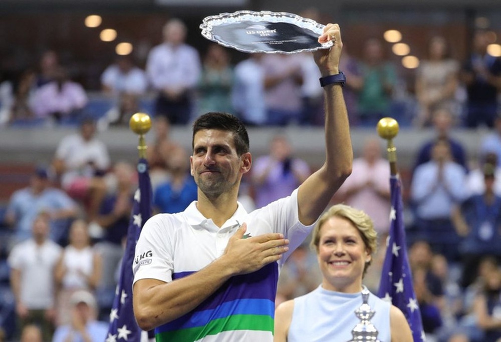Hoa khôi Sharapova và dàn sao hạng A Hollywood chứng kiến Djokovic bật khóc, gục ngã trước ngưỡng cửa thiên đường - Ảnh 2.