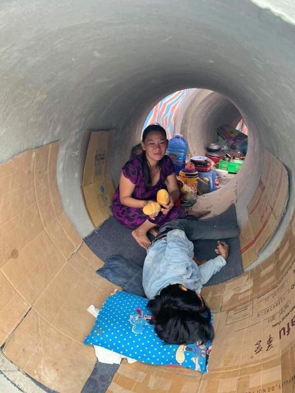 Thực hư người dân không có chỗ trọ, phải ra ống cống ở: Do mẫu thuẫn gia đình, thường xuyên cãi lộn - Ảnh 1. Thực hư người dân không có chỗ trọ, phải ra ống cống ở: Do mẫu thuẫn gia đình, thường xuyên cãi lộn - Ảnh 1.
