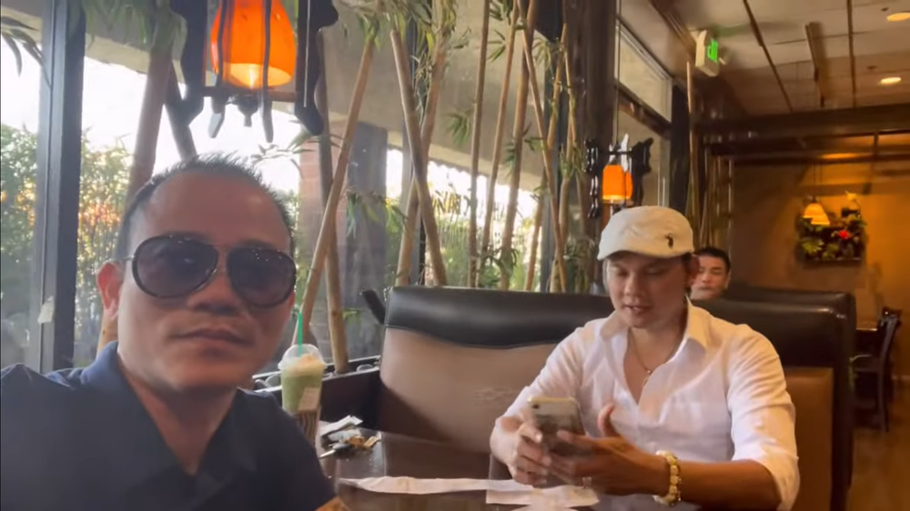 Kim Tiểu Long tiết lộ cách kiếm sống tại Mỹ: Tiền từ trên trời rớt xuống ngu gì không lấy - Ảnh 1. Kim Tiểu Long tiết lộ cách kiếm sống tại Mỹ: Tiền từ trên trời rớt xuống ngu gì không lấy - Ảnh 1.