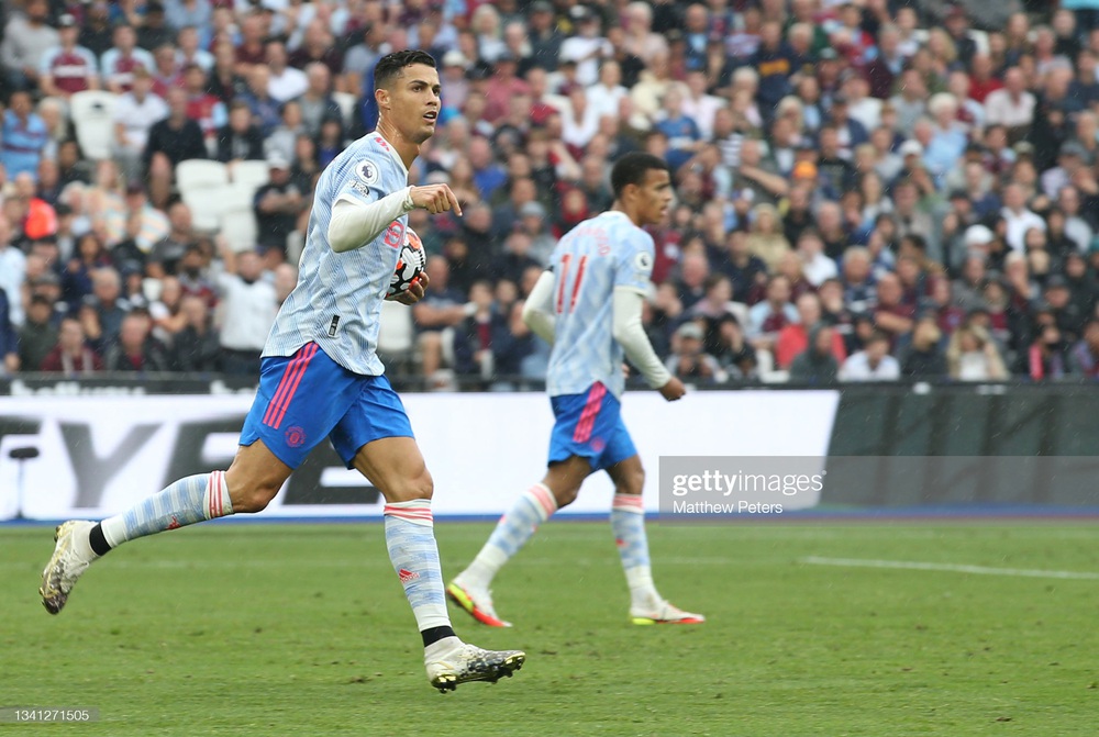 Ronaldo bùng nổ, De Gea cản 11m, Man United đánh bại West Ham với kịch bản nghẹt thở - Ảnh 3.