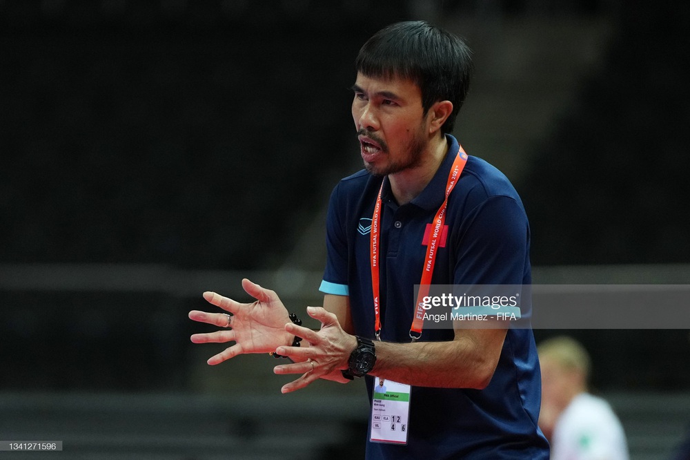 NÓNG: HLV tuyển futsal Việt Nam không may dương tính với Covid-19 - Ảnh 1.