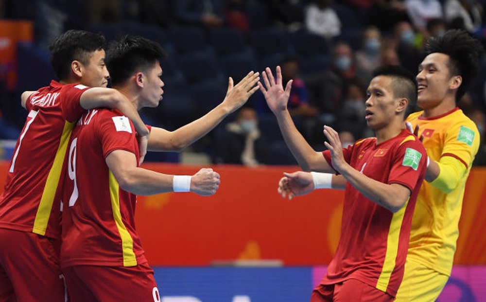 "Tuyển Việt Nam tiến bộ cực kỳ nhanh, đấu với Nga ở World Cup mà chơi tự tin vô cùng"