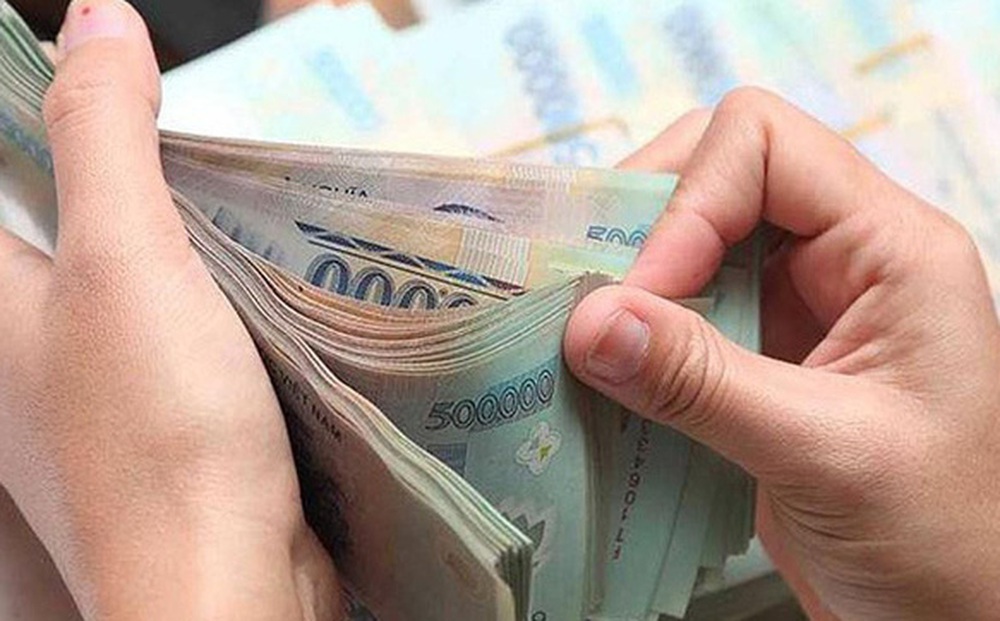 Kinh tế khó khăn, lãi suất xuống thấp, người dân và doanh nghiệp gửi thêm bao nhiêu tiền vào ngân hàng từ đầu năm đến nay?