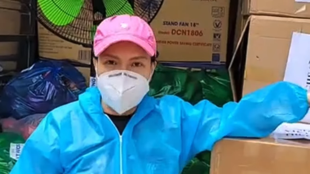 Việt Hương: Không hiểu sao chị Việt Trinh đẹp quá mà tôi thì xấu - Ảnh 1.
