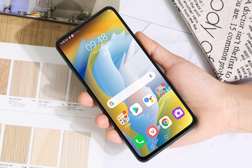 Giá bán Vsmart sau 4 tháng bị Vingroup khai tử mảng điện thoại - Ảnh 2.