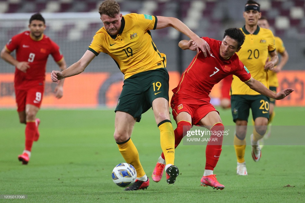 Vòng loại World Cup: Ngôi sao cao 1m98 của Australia coi nhẹ đội tuyển Việt Nam - Ảnh 1.