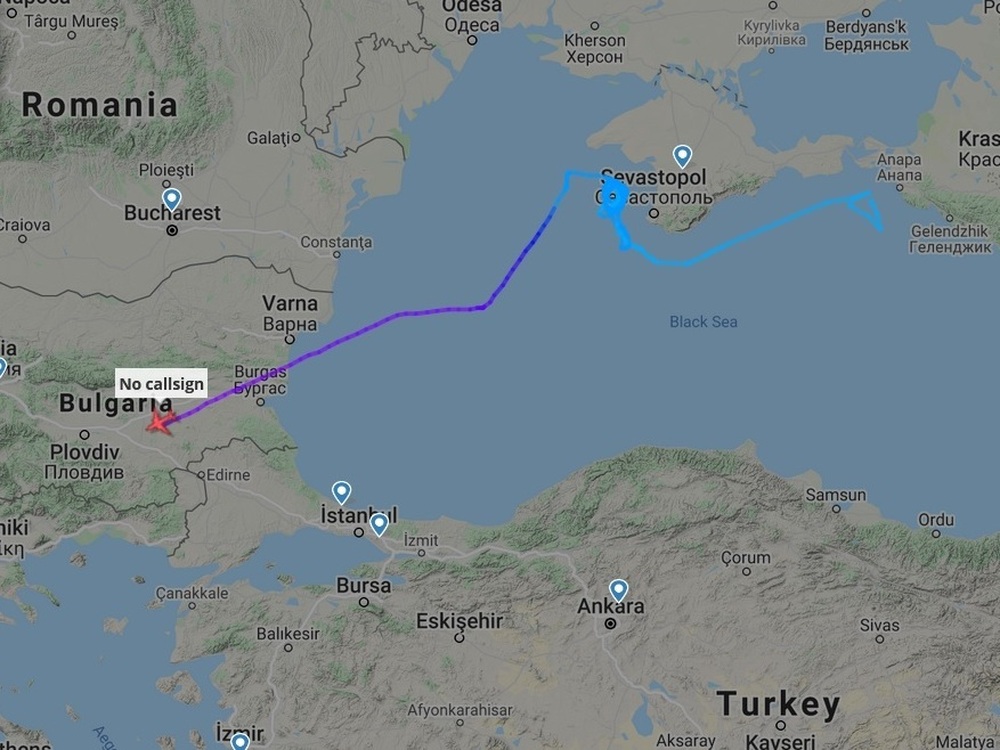 Máy bay Mỹ ‘khiêu khích’ đầy nguy hiểm gần biên giới Crimea - Ảnh 2.