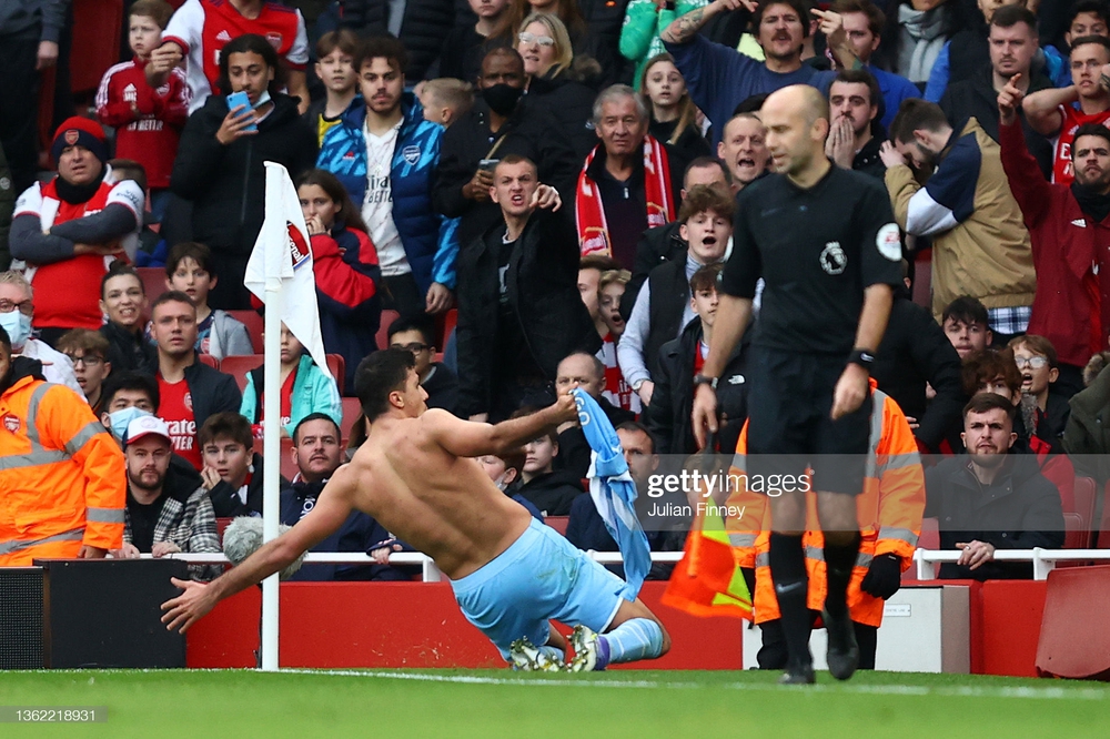 Ngược dòng đánh bại hi vọng cuối cùng, Man City gieo sầu cho Premier League - Ảnh 3.