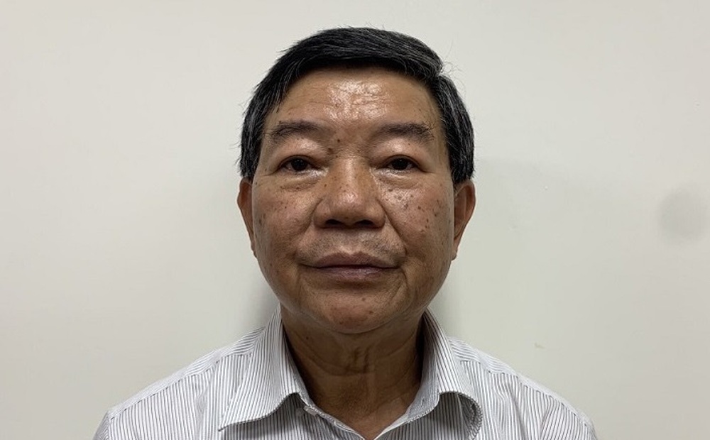 Cựu lãnh đạo BV Bạch Mai bắt tay với doanh nghiệp 'móc túi' hàng chục tỷ của bệnh nhân