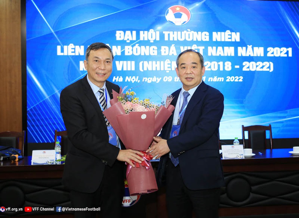 VFF có nhiệm kỳ thành công, nhưng sắp tới có thể là chu kỳ suy thoái, khiến BĐVN hỗn độn - Ảnh 1. VFF có nhiệm kỳ thành công, nhưng sắp tới có thể là chu kỳ suy thoái, khiến BĐVN hỗn độn - Ảnh 1.