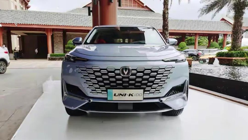 Ô tô Trung Quốc uống 0,8 lít xăng/100km gây sốt vì thiết kế đẹp, xe ngập công nghệ - Ảnh 1.