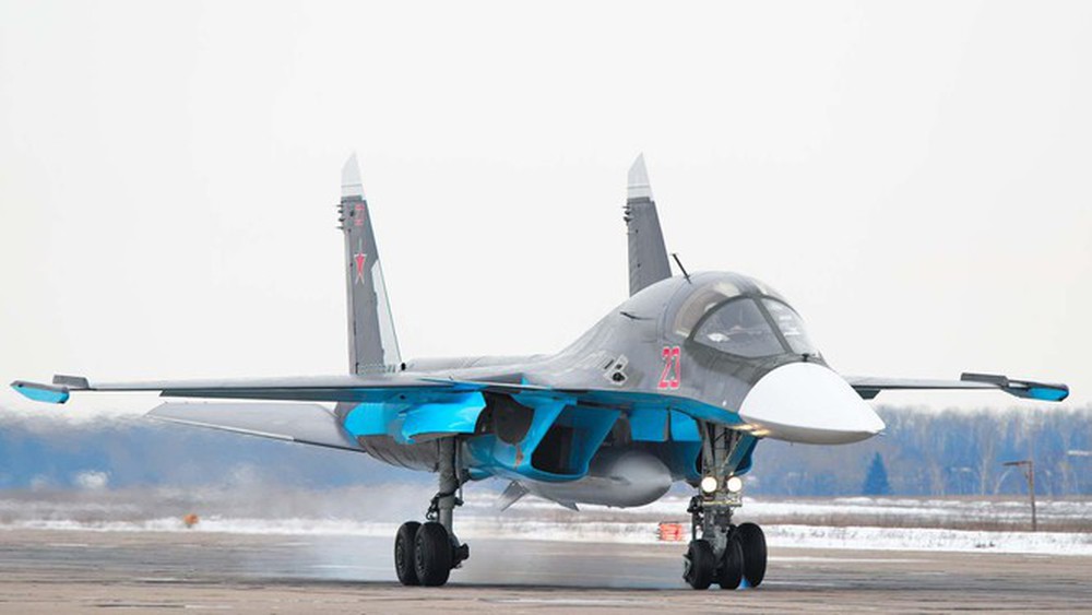 Su-34 Hellduck: Thùng xăng bay của Lực lượng Hàng Không Vũ Trụ Nga - Ảnh 3.