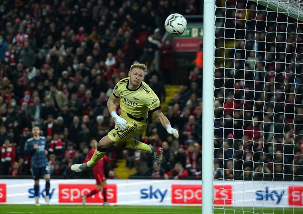Sao Nhật Bản bỏ lỡ cơ hội khó tin, Liverpool gây thất vọng tràn trề trước Arsenal ở bán kết cúp Liên đoàn - Ảnh 7.
