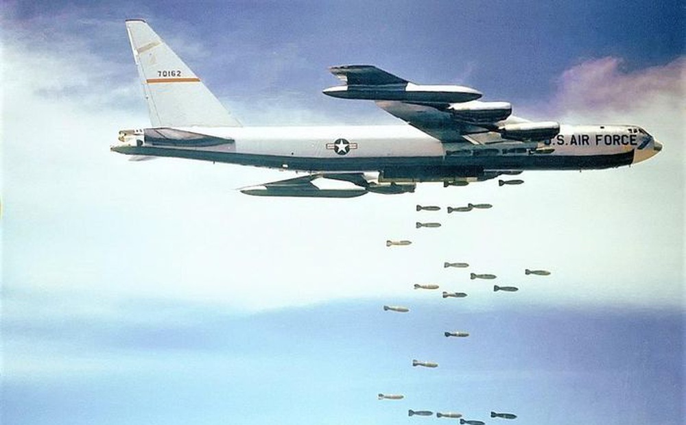 B-52 có thể tạo một bãi mìn trên biển từ khoảng cách gần 80 km