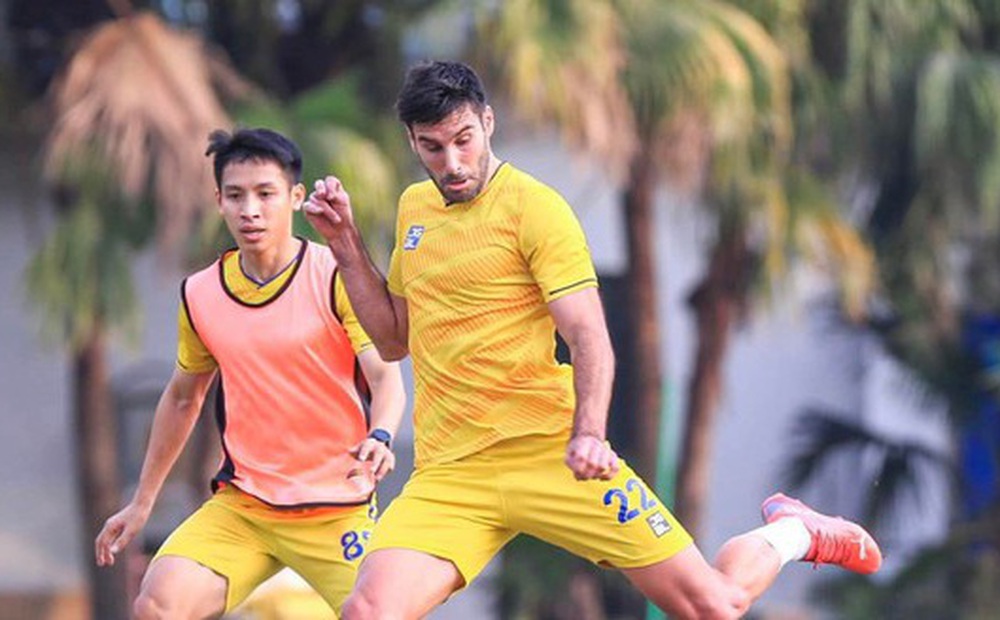 Nhiều khả năng Hà Nội FC sẽ thi đấu 3 ngoại binh ở hàng tấn công