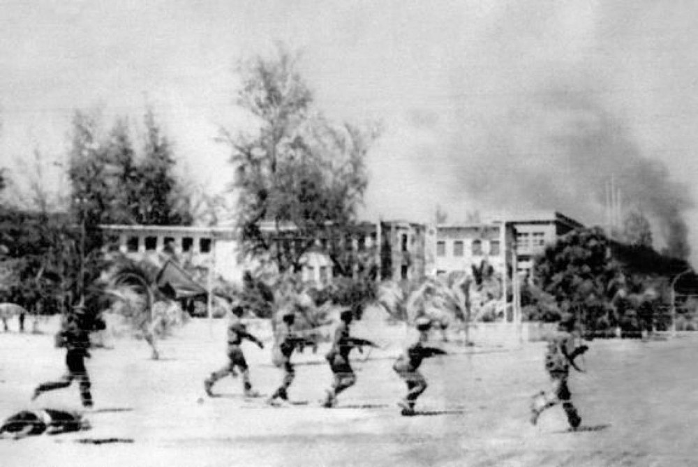 Thế giới chấn động: Phnom Penh thất thủ, QĐNDVN đã giải quyết xong chiến trường K! - Ảnh 8.
