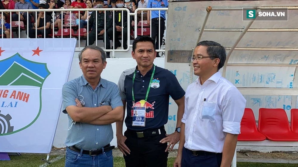 NÓNG: Bầu Đức nhận tin không vui, nhiều cầu thủ HAGL nhiễm Covid-19 - Ảnh 1.