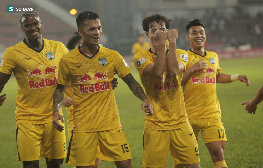 Chuyên gia châu Âu nói lời phũ phàng với HAGL, cảnh báo CLB V.League về mối lo Campuchia - Ảnh 1.