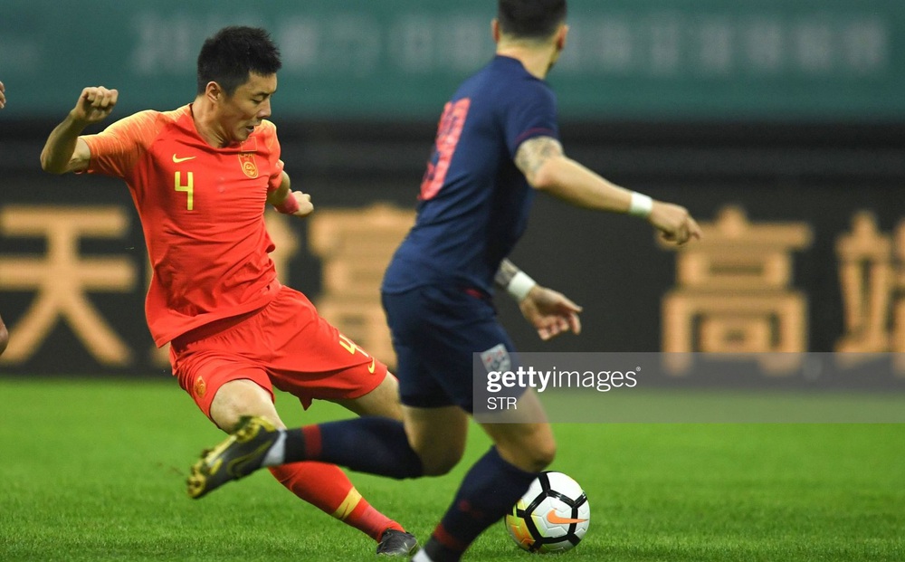 ĐT Trung Quốc nhận tin xấu, nguy cơ thiếu ngôi sao đang chơi ở châu Âu khi đấu Việt Nam