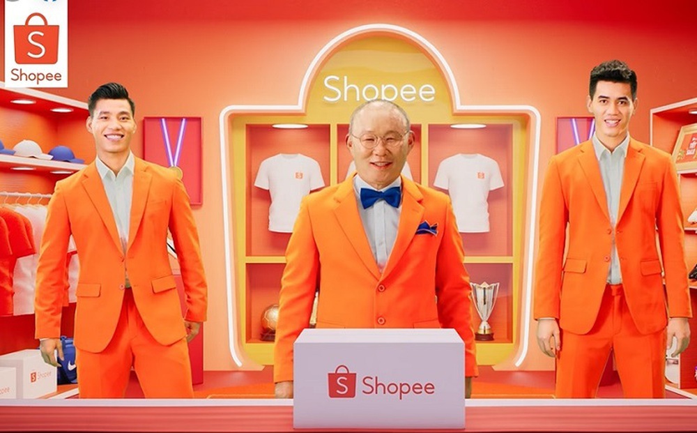 Thầy trò Park Hang-Seo cũng như những ngôi sao trước đó 'gặp vận hạn' sau quảng cáo cho Shopee?