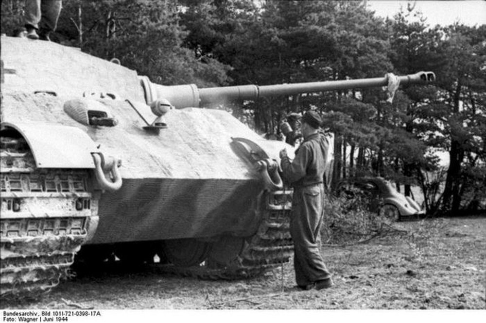 Vì sao xe tăng Tiger II - Vua Hổ không thể giúp Hitler thay đổi cục diện Thế chiến 2? - Ảnh 2.