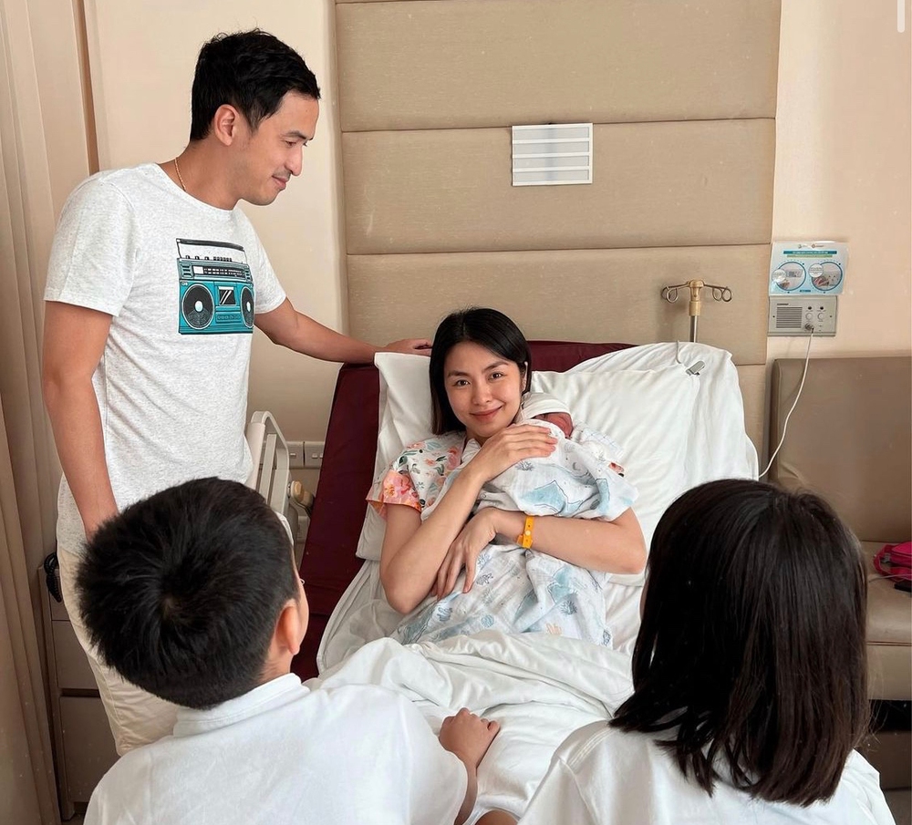 Những quý cô tuổi Dần của showbiz Việt: Hà Tăng viên mãn, Sĩ Thanh lận đận