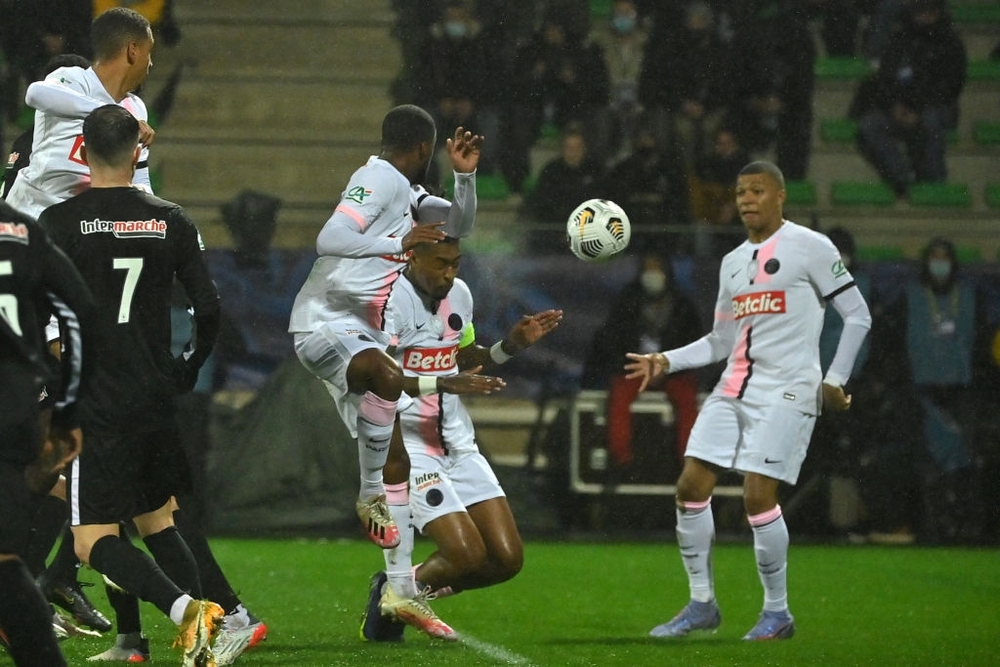 Mbappe lập hat-trick giúp PSG thắng tưng bừng ở trận đầu tiên trong năm 2022 - Ảnh 3.